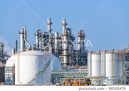 A chemical plant with many facilities A chemical plant with many facilities 98588476