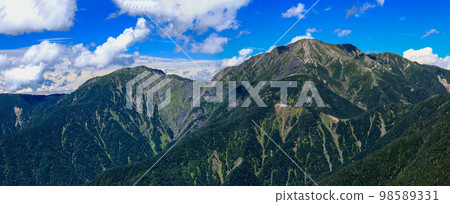 The way to the Southern Alps Mitsudake The mountains in the southern part of the Southern Alps seen from the vertical runway The way to the Southern Alps Mitsudake The mountains in the southern part of the Southern Alps seen from the vertical runway 98589331