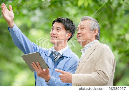 2 men middle senior 98589957