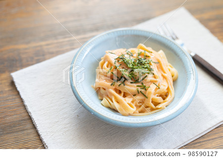 Mentaiko cream pasta 98590127