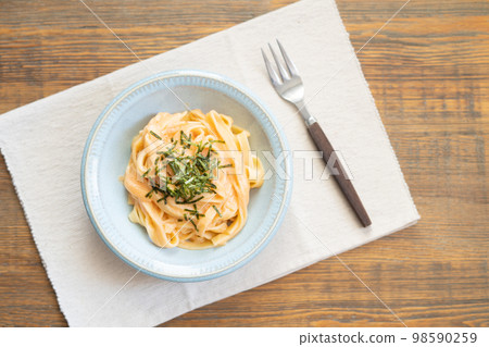 Mentaiko cream pasta Mentaiko cream pasta 98590259