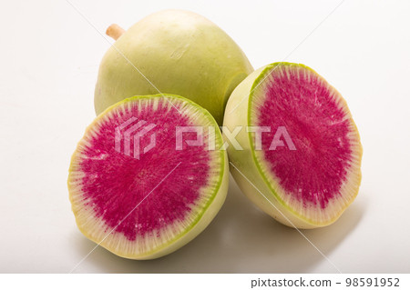 Red heart radish Red heart radish 98591952