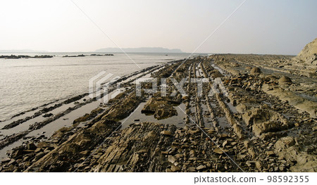 Panorama of rocky shore Ngapali beach in Myanmar 98592355
