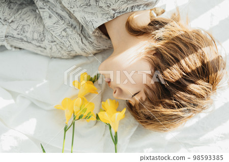 Beauty image of a lying woman Beauty image of a lying woman 98593385