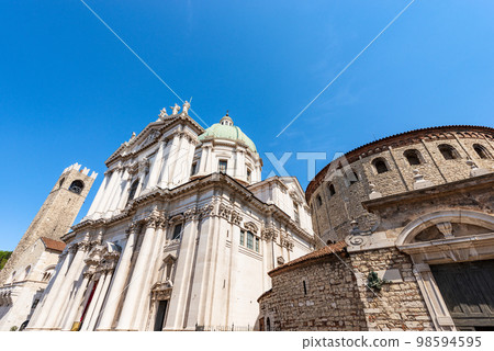 Old and New Cathedral of Santa Maria Assunta in Brescia Lombardy Italy Old and New Cathedral of Santa Maria Assunta in Brescia Lombardy Italy 98594595