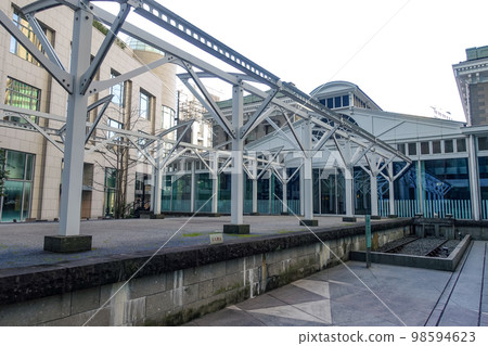 舊新橋站月台和零英里標誌 98594623