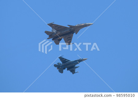 日本航空自衛隊 F-2B 和印度空軍蘇霍伊 Su-30MKI 日本航空自衛隊 F-2B 和印度空軍蘇霍伊 Su-30MKI 98595010