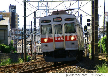 著名的不銹鋼車...東急8500系列 著名的不銹鋼車...東急8500系列 98595212