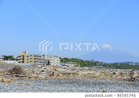Mount Fuji seen from Shizuoka Prefecture 98595748