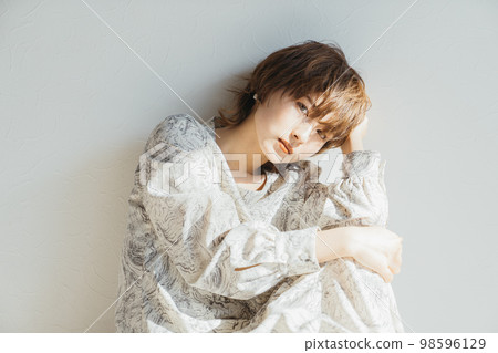 natural beauty woman 98596129