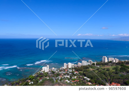 Sunny seascape (Hawaii) 98597608