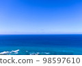 Hawaiian sea, sky and horizon 98597610
