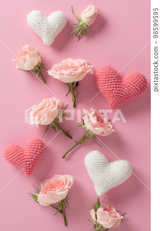 Vertical banner for Valentine's Day. Minimalism is love, romance. Space for copying. Flat position, top view 98599595