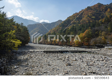 百潭寺、百潭溪谷 98599643