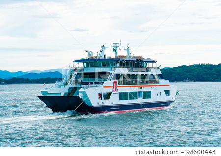 Miyajima Matsudai Kisen Ferry Aki, Hatsukaichi City, Hiroshima Prefecture, departing from Miyajimaguchi 98600443