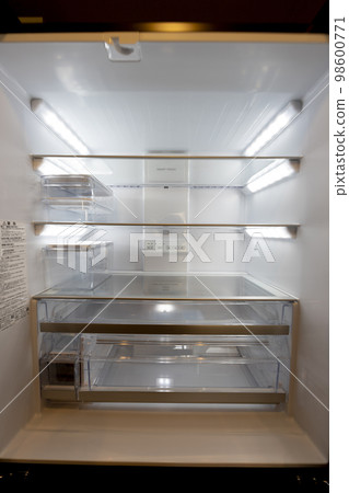 image of refrigerator 98600771