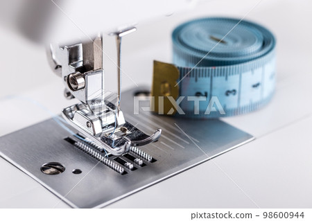 Sewing machine Sewing machine 98600944