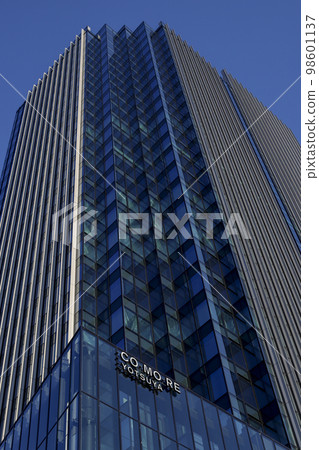 Scenery around Yotsuya Station 98601137