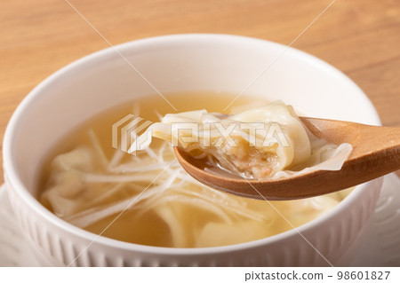 蝦餛飩湯 98601827