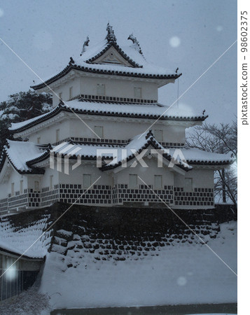 Winter scenery of Shibata Castle, Niigata Prefecture 98602375