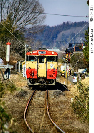 The former Karasuyama Line... Kiha 40 series running fast on local lines in the mountains The former Karasuyama Line... Kiha 40 series running fast on local lines in the mountains 98604333