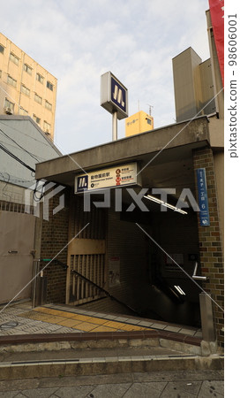 It is located in the Airin area of Nishinari Ward, Osaka City, at the No. 8 exit of Dobutsuen-mae Station on the Osaka Metro. 98606001