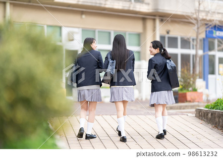 女高中生上校服 98613232