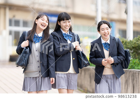 女高中生上校服 98613238