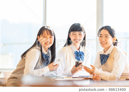 女高中生智能手機教室 98613400
