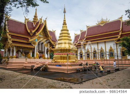Wat Phra That Chom Chan one of the 9 important pagodas of Chiangrai province, Thailand. 98614564
