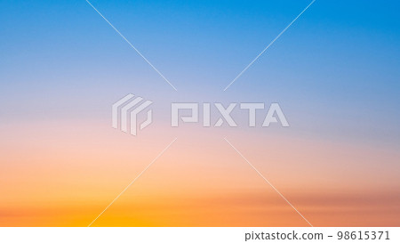 Gradation of the evening sky Gradation of the evening sky 98615371