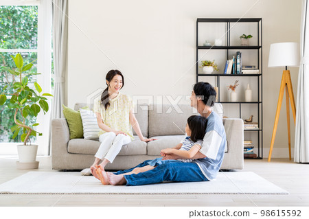 new life of a young family 98615592