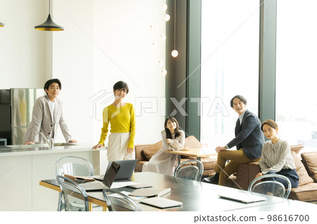 casual office worker 98616700