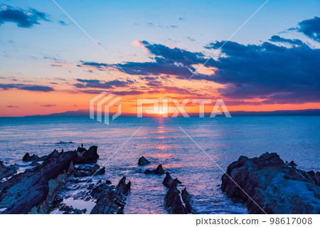 (Kanagawa Prefecture) Arasaki Beach Sunset (Kanagawa Prefecture) Arasaki Beach Sunset 98617008