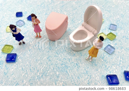 Troubles and problems of women and toilets 98618683