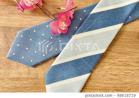 領帶和櫻花:男性的求職和入學 領帶和櫻花:男性的求職和入學 98618719