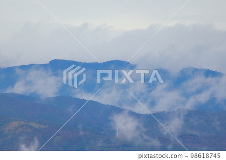 The sea of clouds after the rain The sea of clouds after the rain 98618745