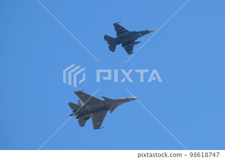 日本航空自衛隊 F-2B 和印度空軍蘇霍伊 Su-30MKI 日本航空自衛隊 F-2B 和印度空軍蘇霍伊 Su-30MKI 98618747