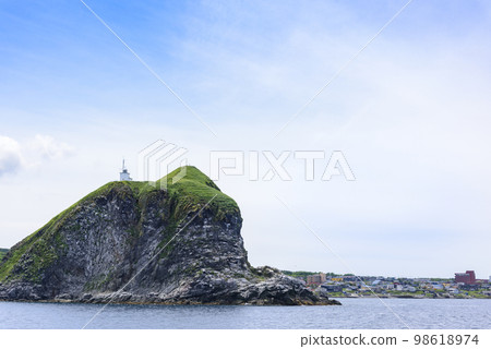 Rishiri Island, Oshidomari mountain, town and port Rishiri Island, Oshidomari mountain, town and port 98618974
