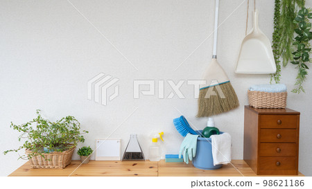 Cleaning tools and interior image 98621186