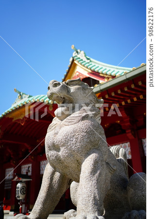 Blue Sky and Guardian Dog Blue Sky and Guardian Dog 98622176