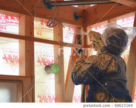 住宅噴塗泡沫保溫工程,聚氨酯泡沫 24 住宅噴塗泡沫保溫工程,聚氨酯泡沫 24 98623164