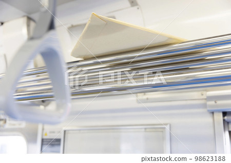 Document image forgotten on the rack of the train 98623188