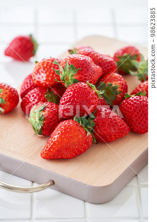 草莓 - 栃乙女 98623885