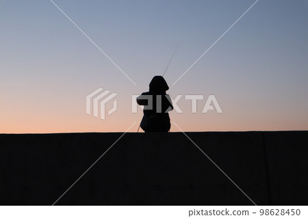 sea fishing fishing girl silhouette 98628450