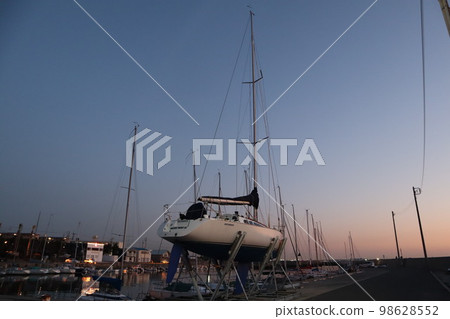 sea fishing fishing boat fishing boat yacht sea fishing 98628552