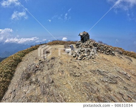 Kamigamori summit shrine Kamigamori summit shrine 98631034
