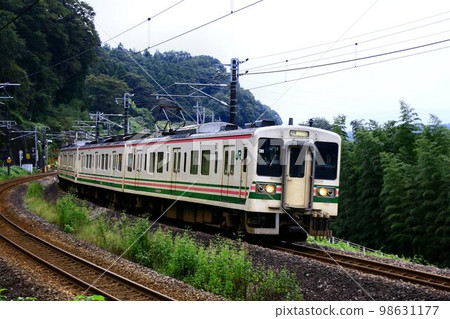 火腿三明治火車♪在信越線上努力奔跑... 107系列火車 98631177