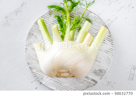Fresh fennel bulb 98632770