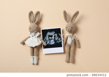 Concept of maternity, parenting and pregnancy, top view Concept of maternity, parenting and pregnancy, top view 98634412